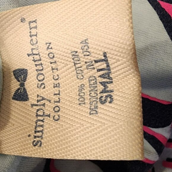 Simply Southern Collection Small Tank Top "Beach You There" Decal - Picture 3 of 4